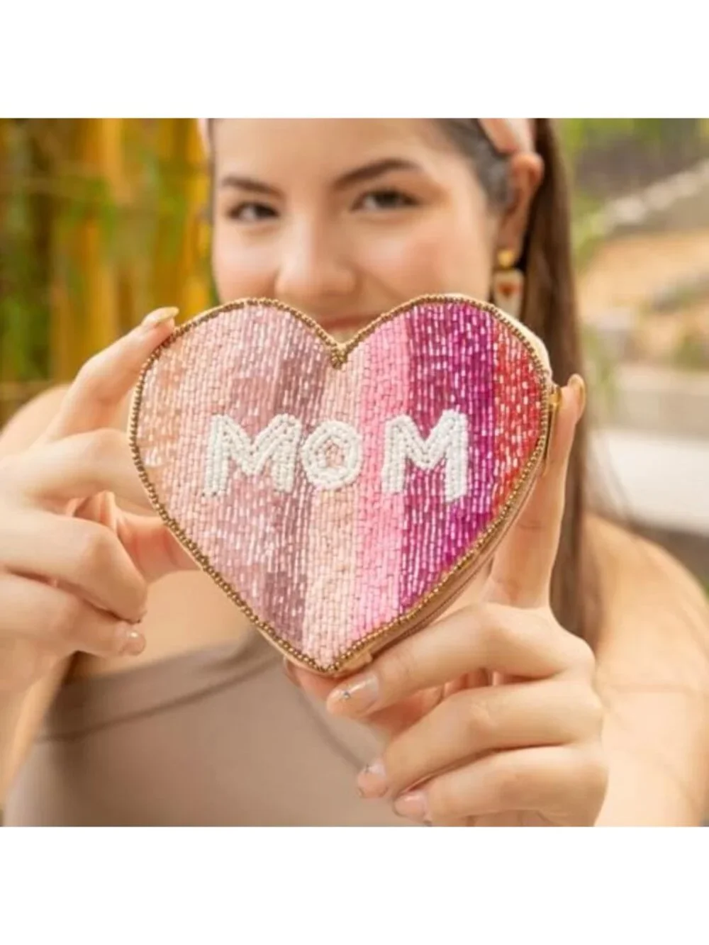 Chic Pink Heart-Shaped Beaded Pouch | Small Mom Wallet & Purse Accessory